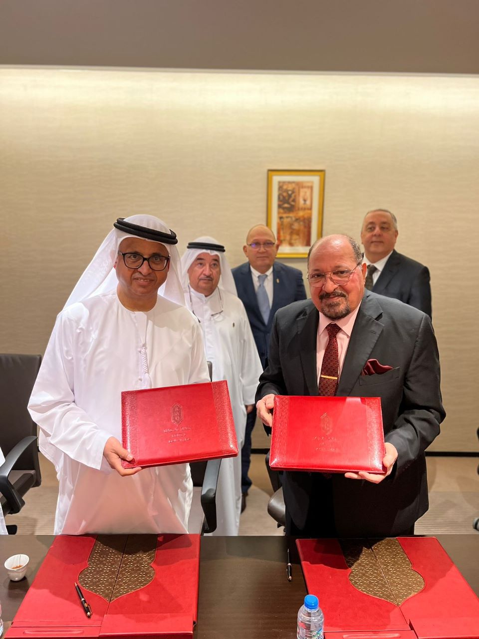 اتفاقية تعاون بين جمعية الصحفيين الإماراتية  وفندق "باب القصر" 