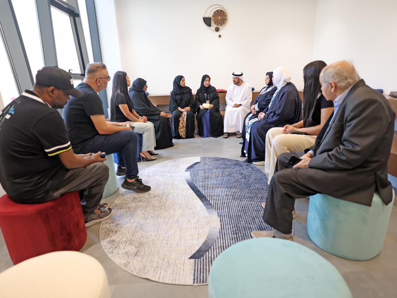 جمعية الصحفيين الإماراتية تنظم جلسة شهرية بعنوان "جمالية الخط العربي"