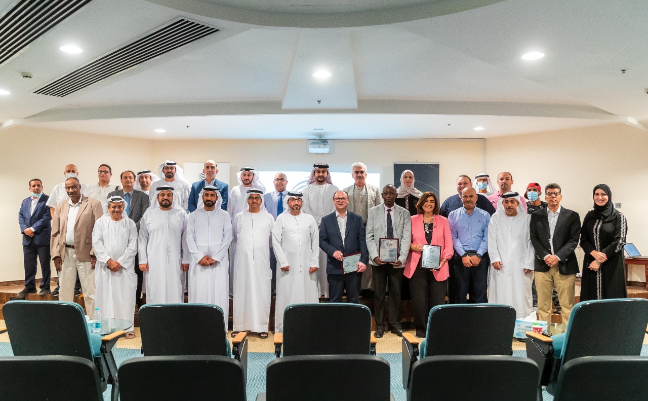 نظمت جمعية الصحفيين الإماراتية بمقرها الجديد في أبوظبي مساء أمس الأول الأربعاء برعاية اتصالات